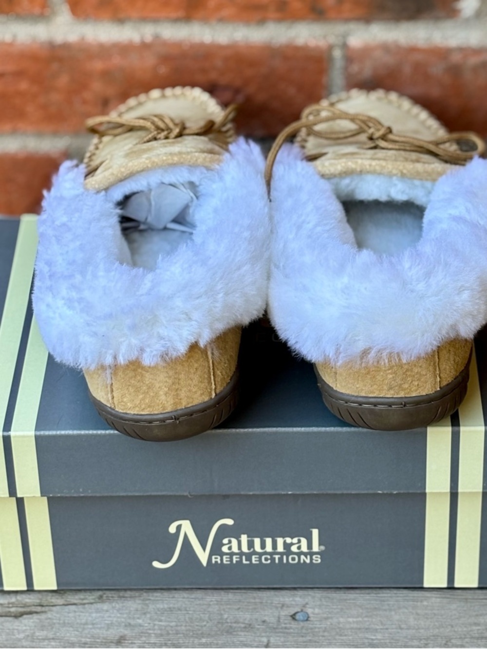 Natural Reflections Iceland II Women's Suede Sheepskin Slippers Sz 9M - Picture 3 of 7
